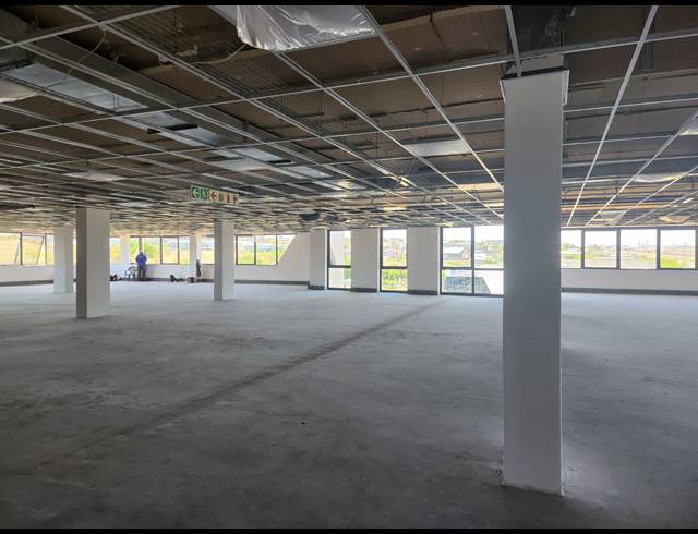 983M² OFFICE TO LET IN VORNA VALLEY